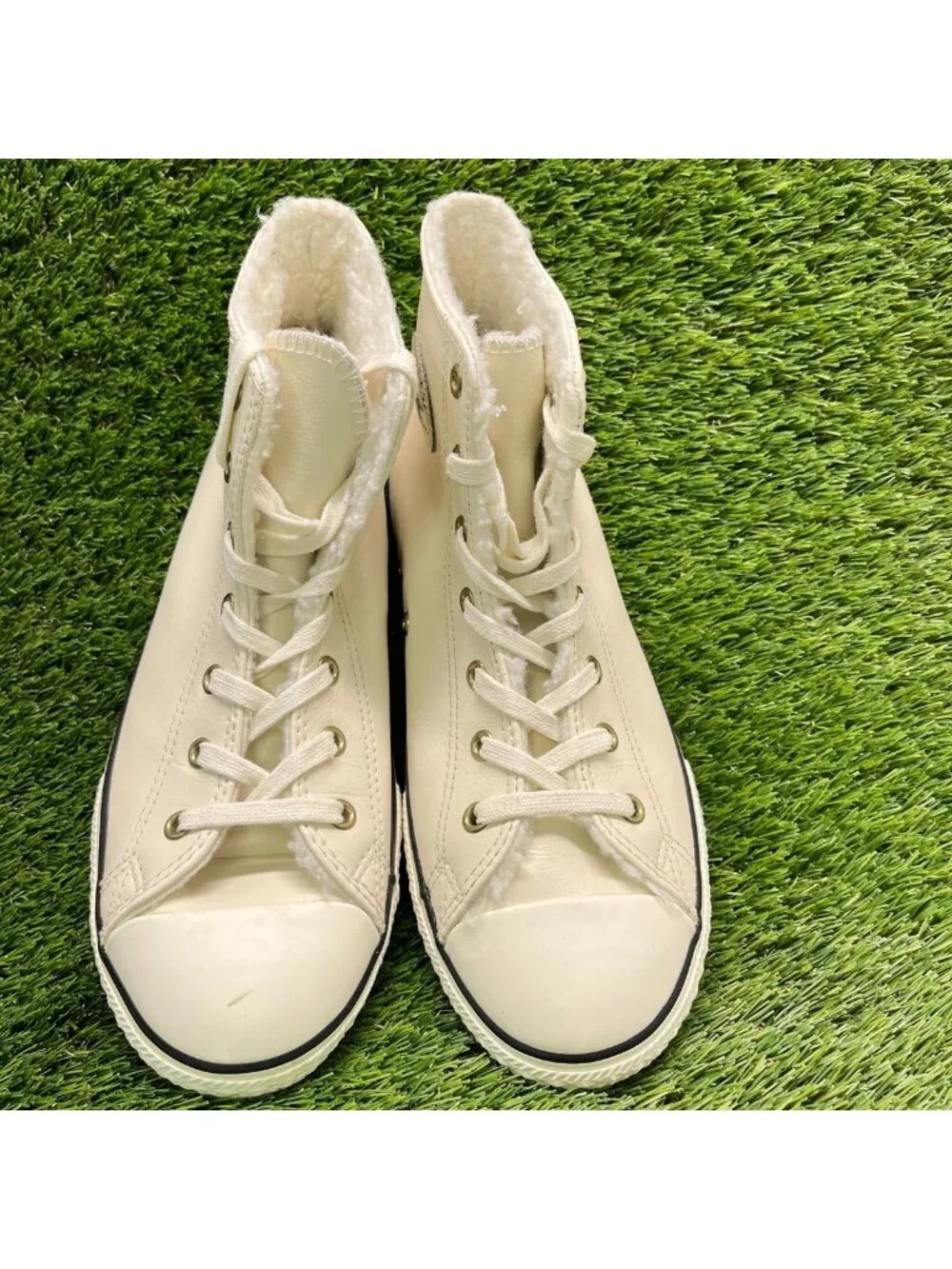 Converse Chuck Taylor All Star Winter Boys Size 6Y Ivory Athletic Shoes Sneakers